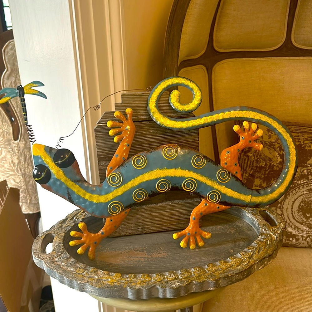 NWT Lavish Home Metal 20” Lizard Wall Art